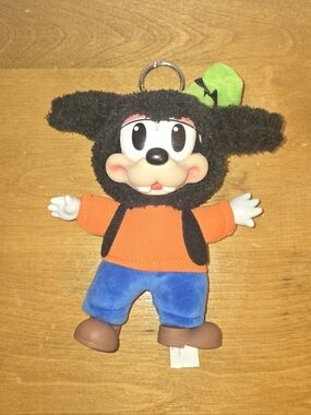 Popmart Mickey Family Cute Together Keychain; Goofy Edition, NWOT